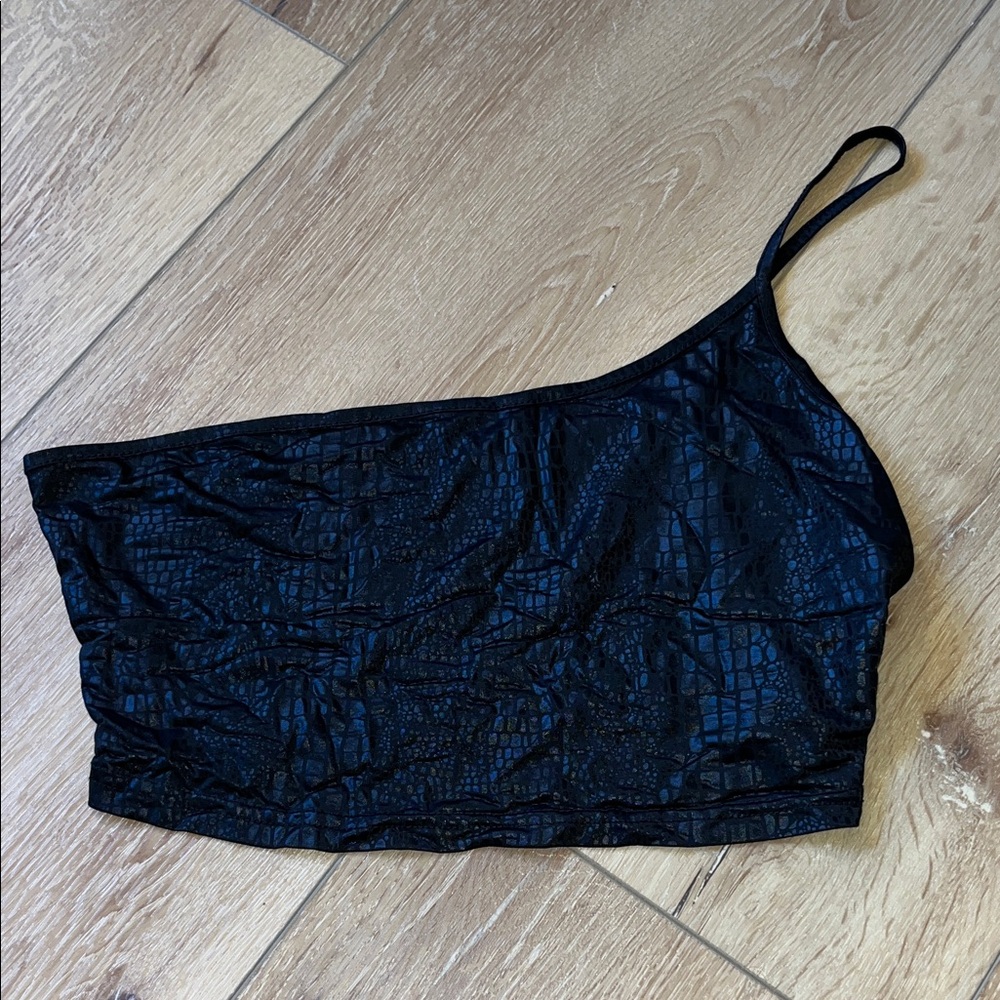SHEIN Black One-Shoulder Crop Top